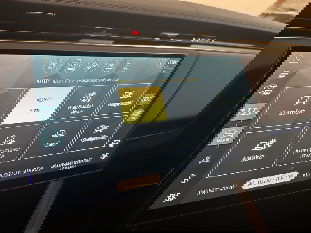 Land Rover Range Rover Velar usata a Novara (16)