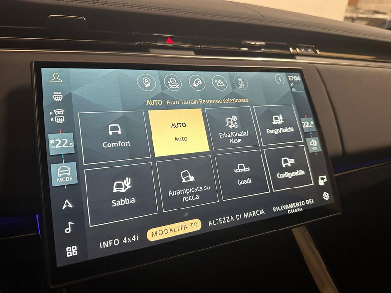 Land Rover Range Rover Velar usata a Novara (16)