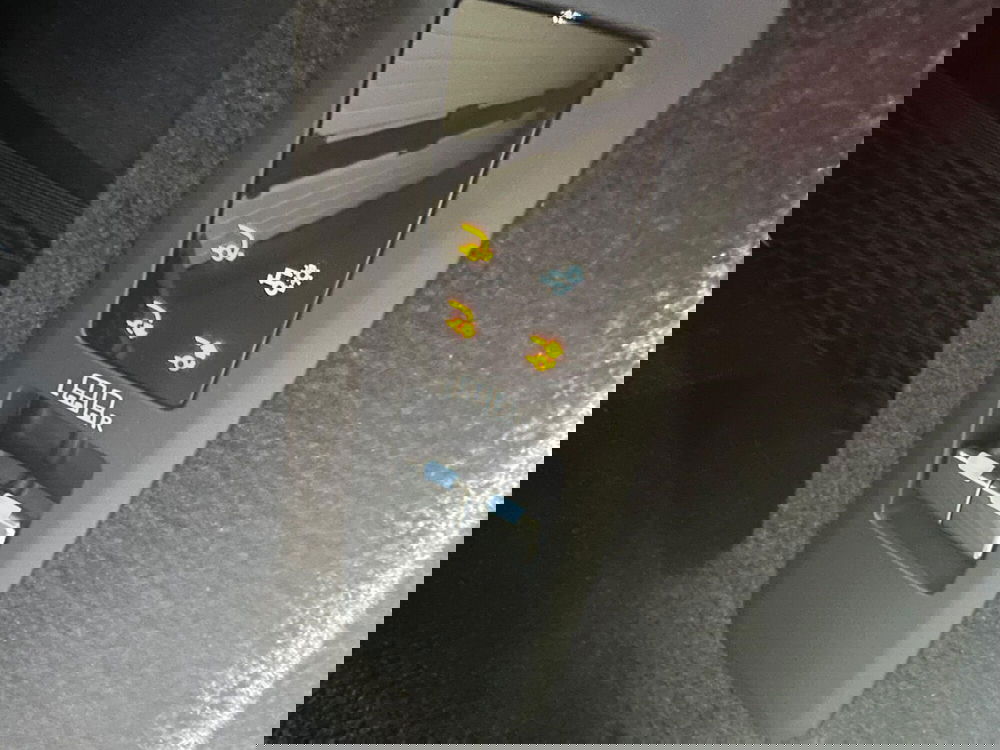 Land Rover Range Rover Velar usata a Novara (18)