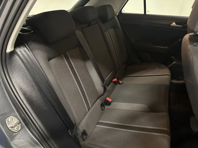 Volkswagen T-Roc usata a Novara (5)
