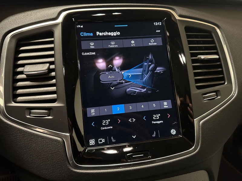 Volvo XC90 usata a Novara (19)