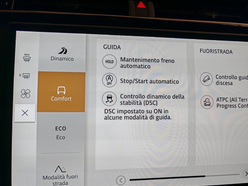 Land Rover Range Rover Velar usata a Novara (14)