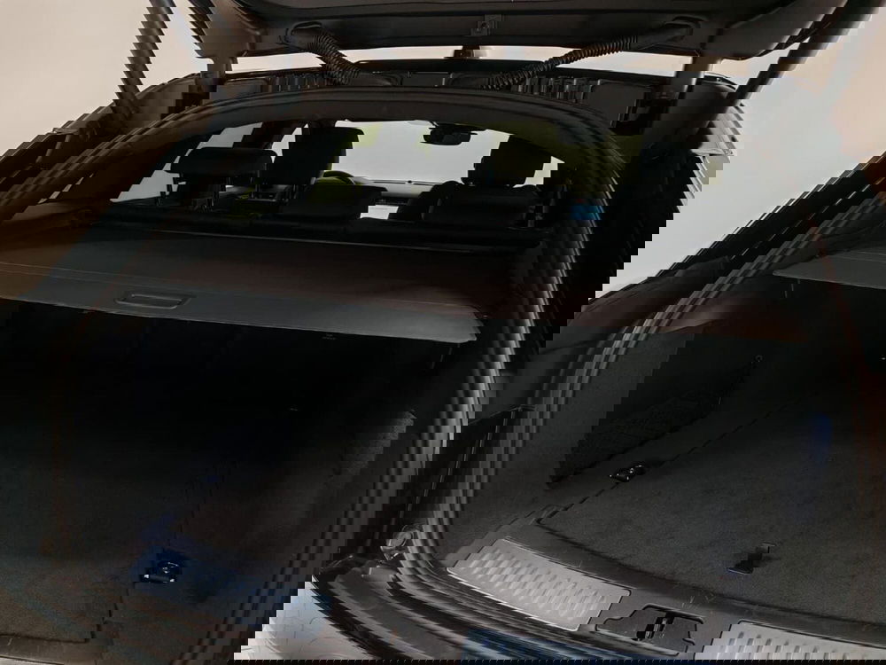 Land Rover Range Rover Velar usata a Novara (16)