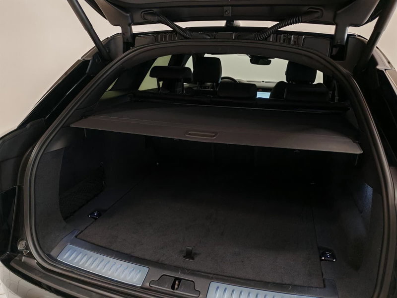 Land Rover Range Rover Velar usata a Novara (16)