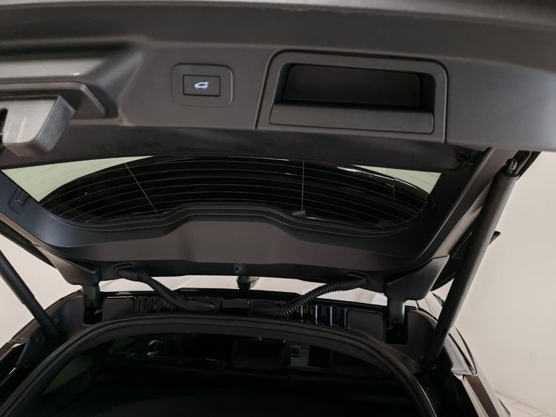 Land Rover Range Rover Velar usata a Novara (17)