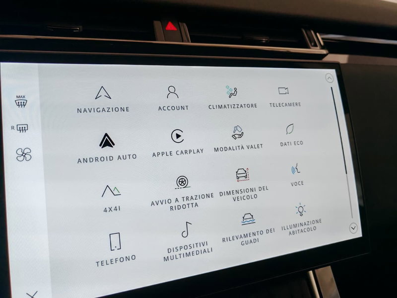 Land Rover Range Rover Velar usata a Novara (18)