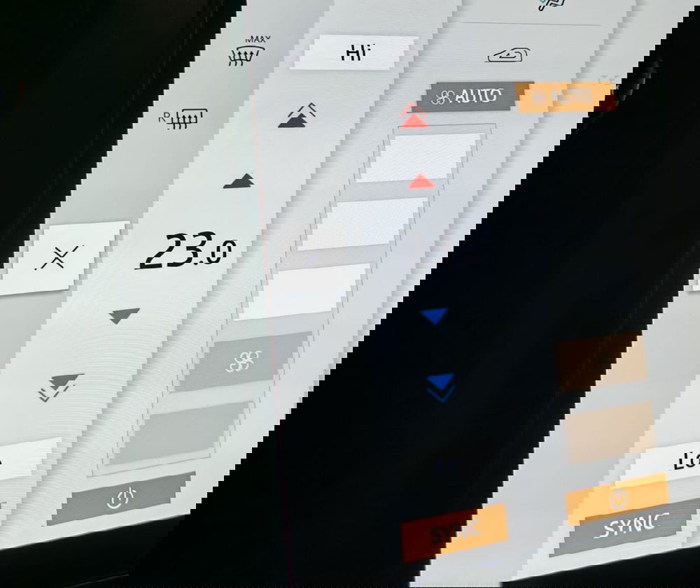 Land Rover Range Rover Velar usata a Novara (19)