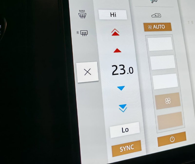 Land Rover Range Rover Velar usata a Novara (19)