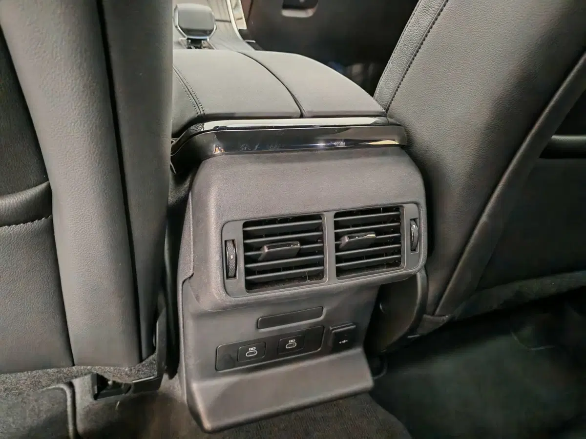 Land Rover Range Rover Velar usata a Novara (20)