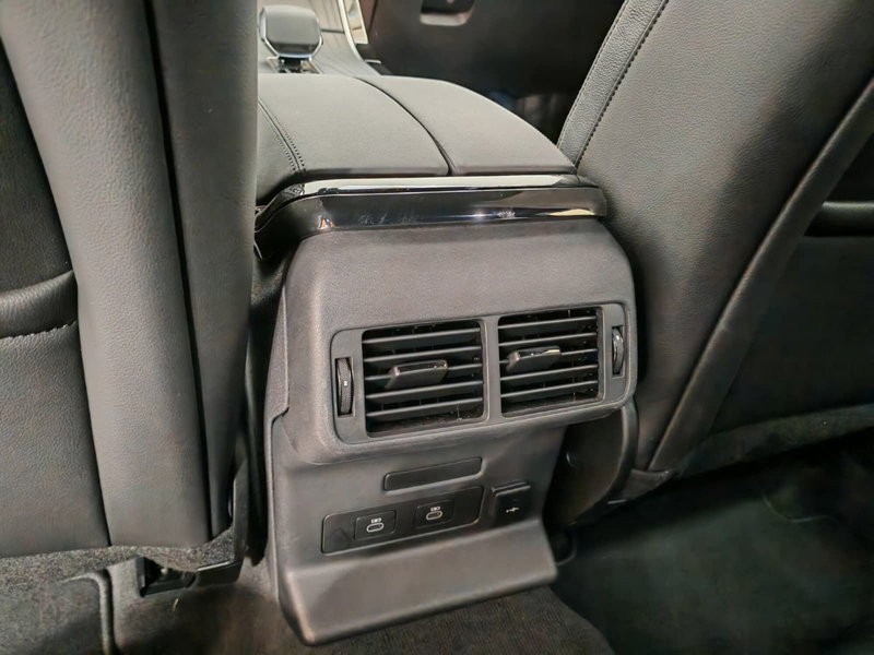 Land Rover Range Rover Velar usata a Novara (20)