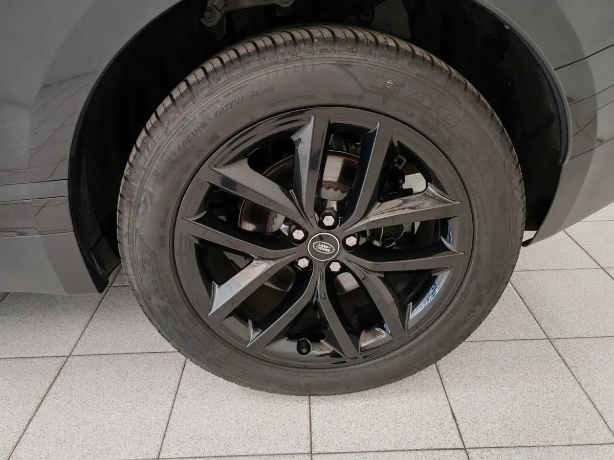 Land Rover Range Rover Velar usata a Novara (9)