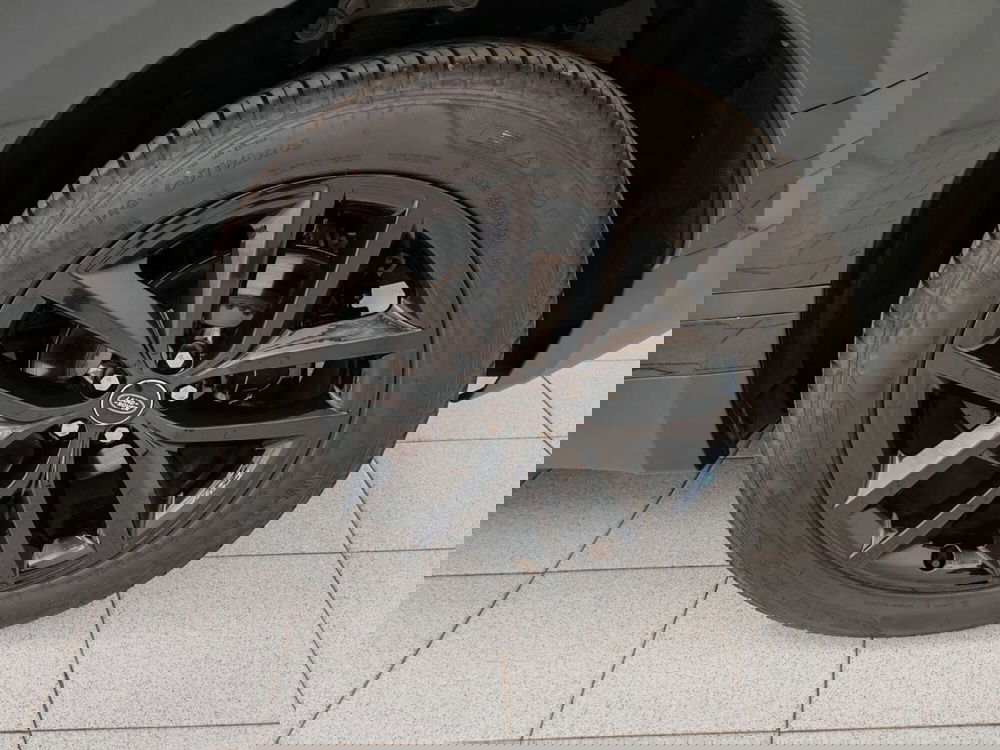 Land Rover Range Rover Velar usata a Novara (9)