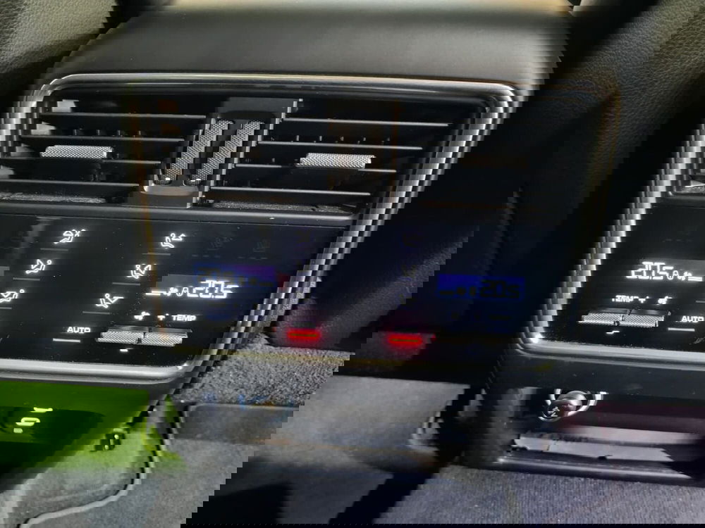 Porsche Cayenne usata a Novara (16)