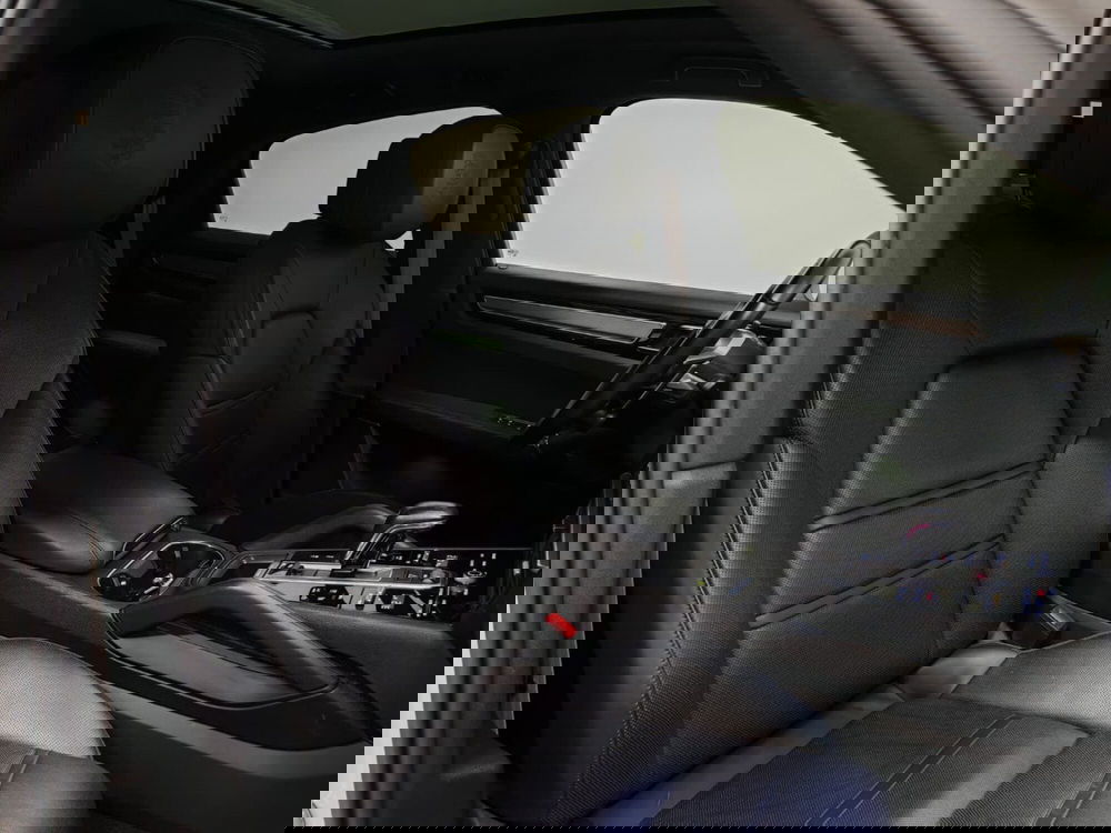 Porsche Cayenne usata a Novara (3)