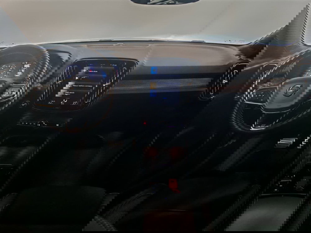 Volvo XC40 usata a Novara (4)