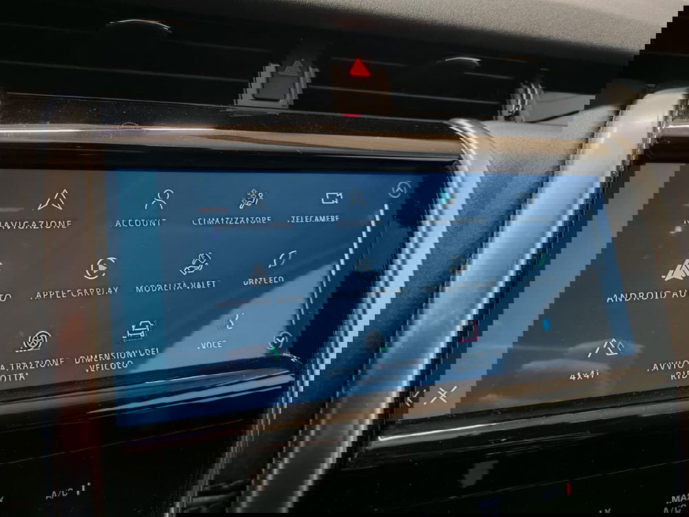 Land Rover Discovery Sport usata a Novara (17)