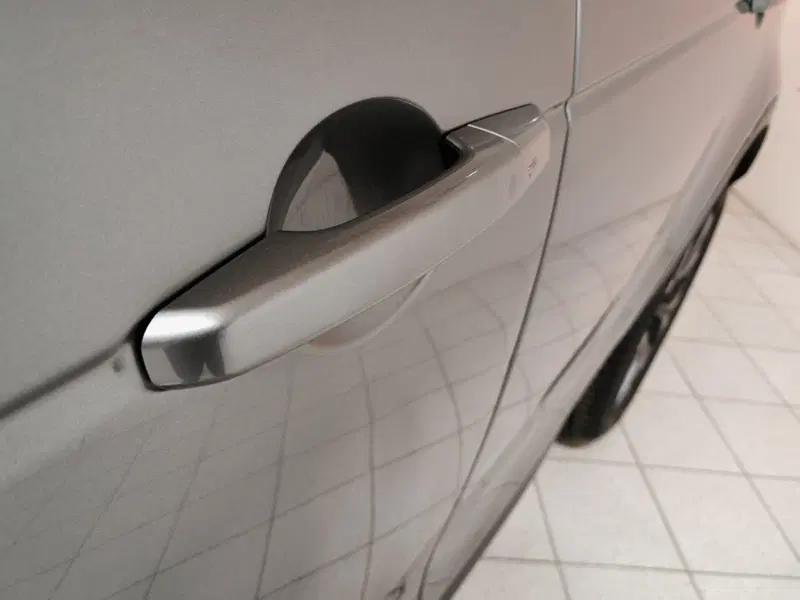 Land Rover Discovery Sport usata a Novara (19)