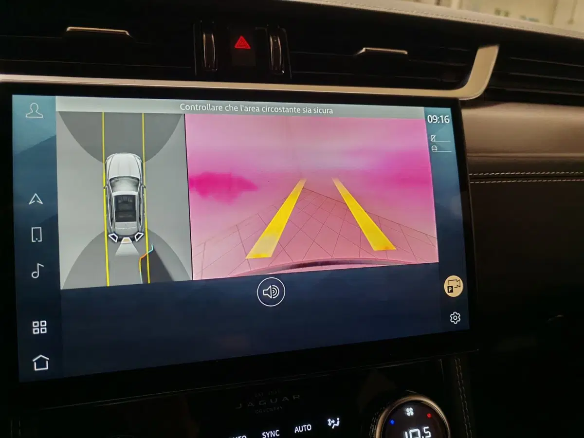 Jaguar F-Pace usata a Novara (12)
