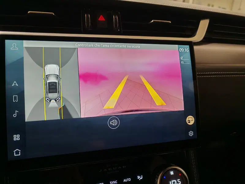 Jaguar F-Pace usata a Novara (12)