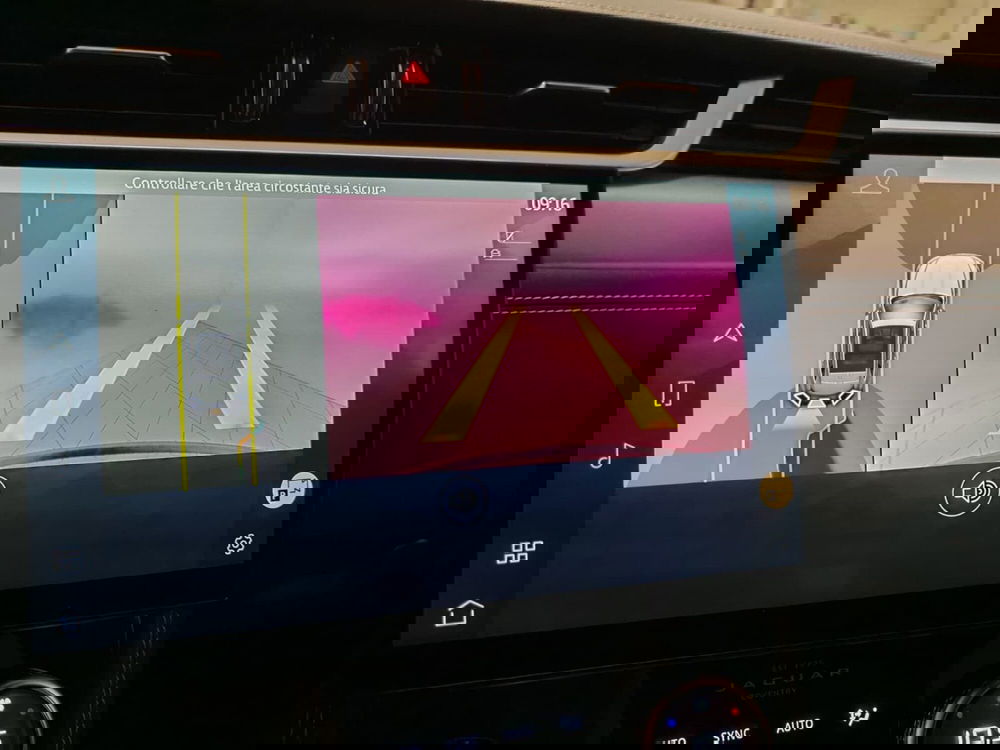 Jaguar F-Pace usata a Novara (12)