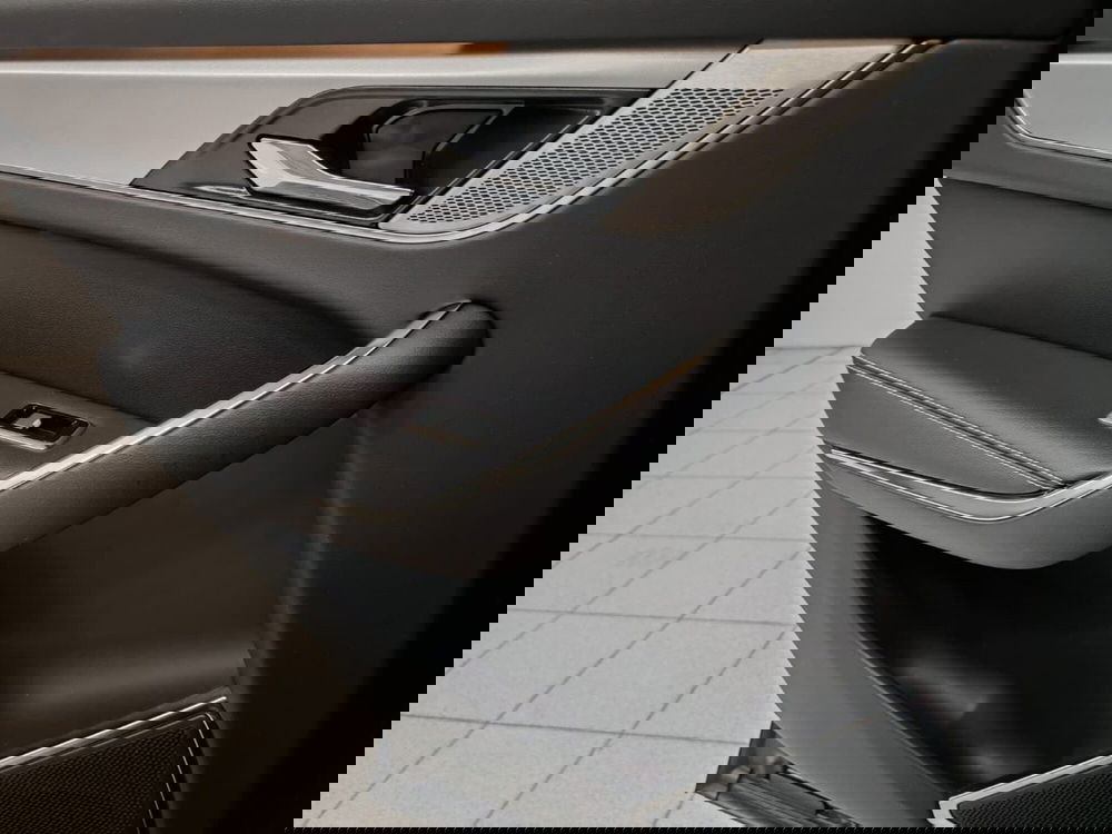 Jaguar F-Pace usata a Novara (18)