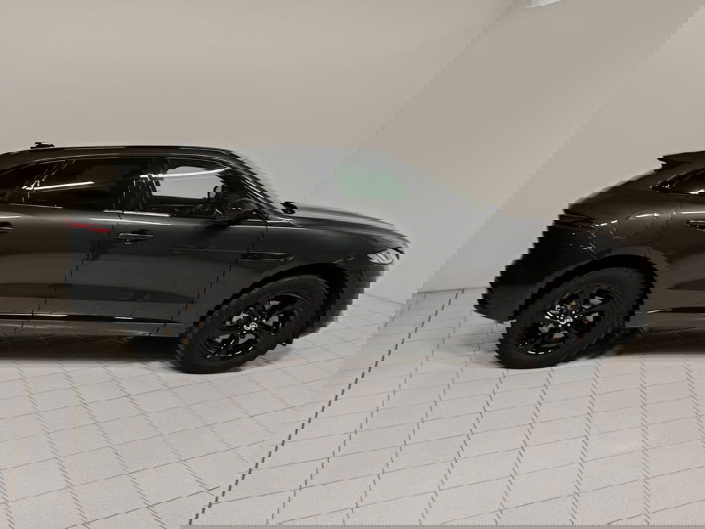 Jaguar F-Pace usata a Novara (6)