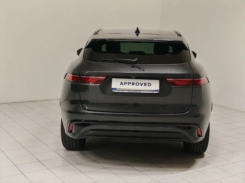 Jaguar F-Pace usata a Novara (7)