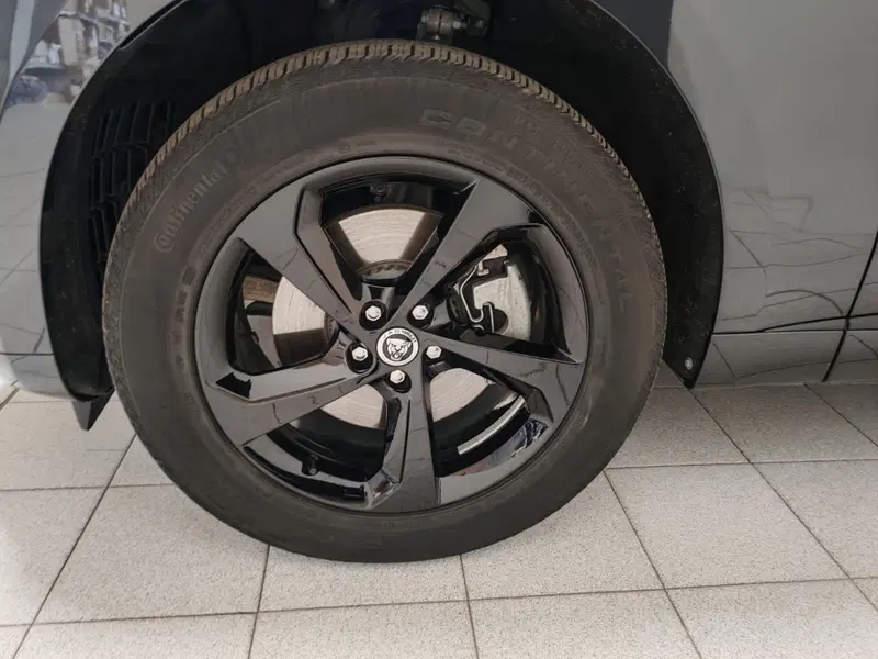 Jaguar F-Pace usata a Novara (9)