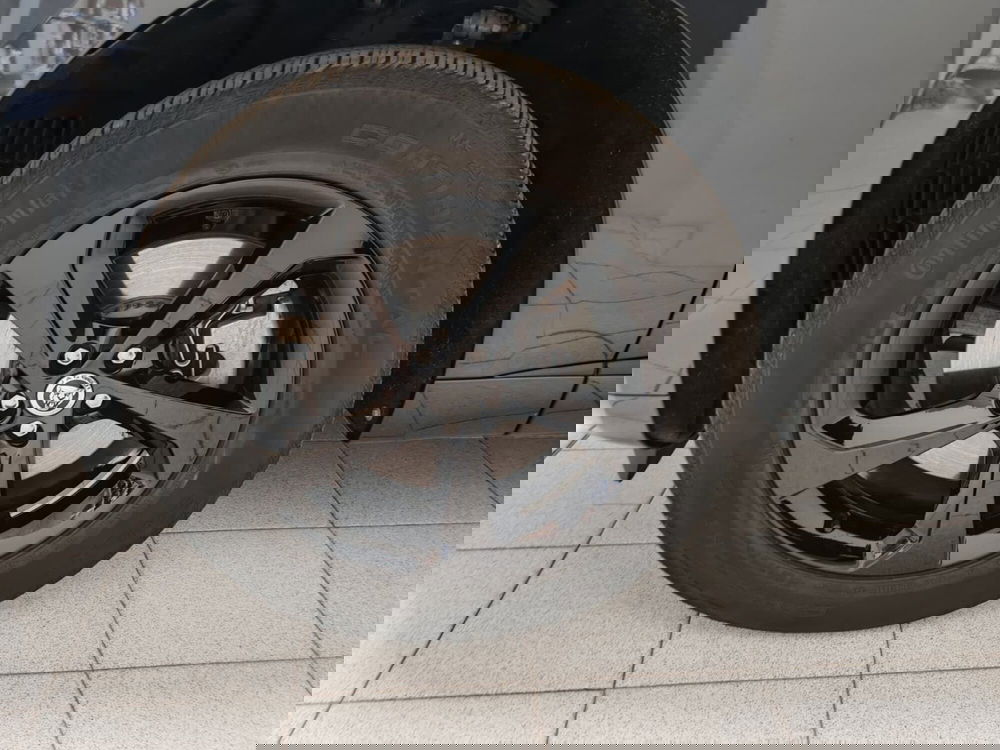 Jaguar F-Pace usata a Novara (9)