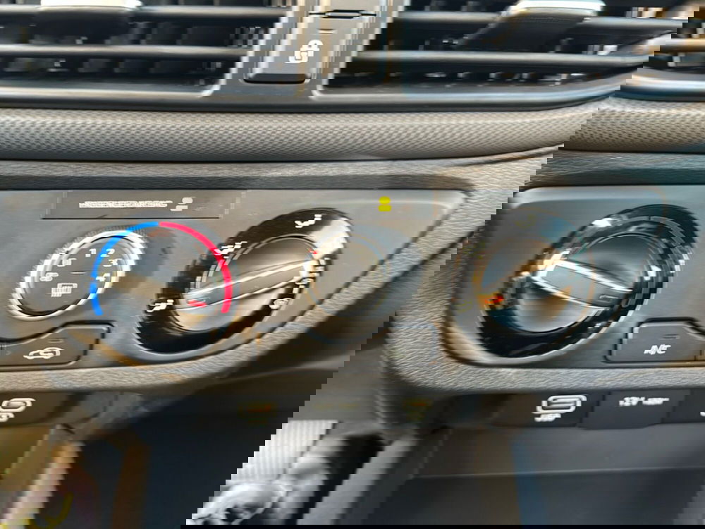 Hyundai i10 nuova a Latina (16)