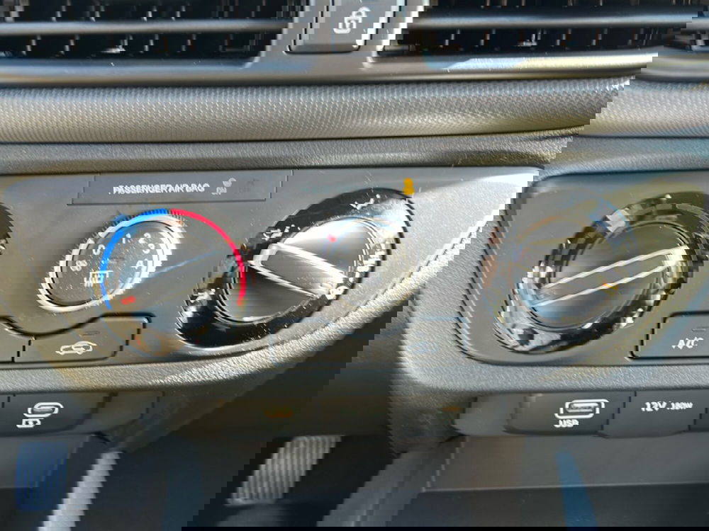 Hyundai i10 nuova a Latina (17)