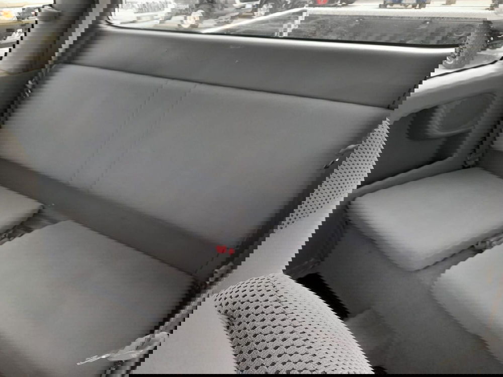 Toyota Hilux usata a L'Aquila (12)