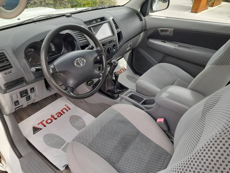 Toyota Hilux usata a L'Aquila (14)