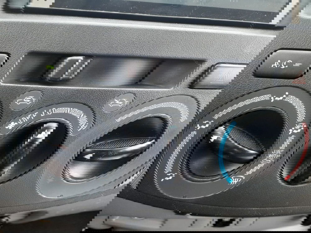 Toyota Hilux usata a L'Aquila (16)