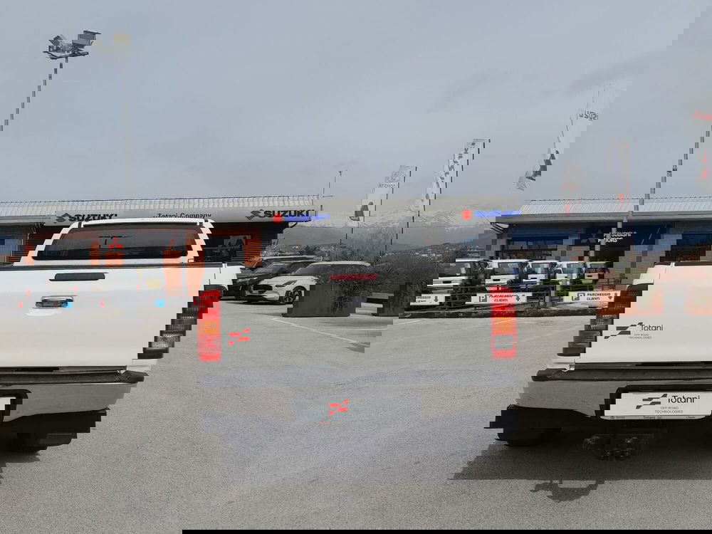 Toyota Hilux usata a L'Aquila (17)