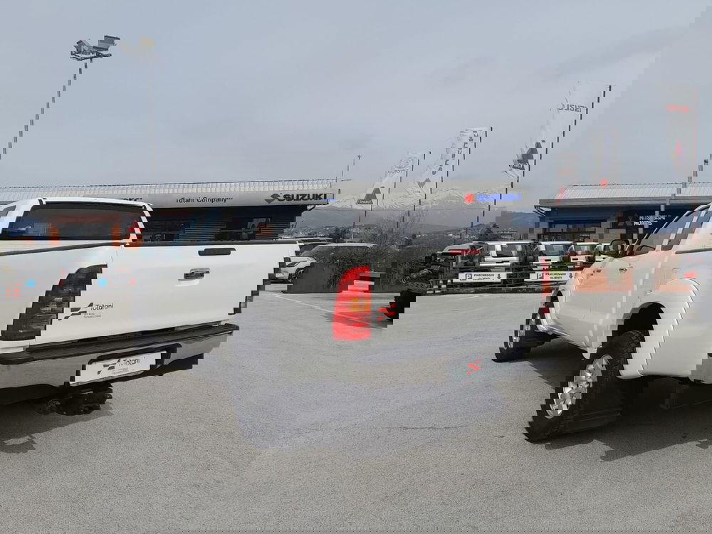 Toyota Hilux usata a L'Aquila (3)