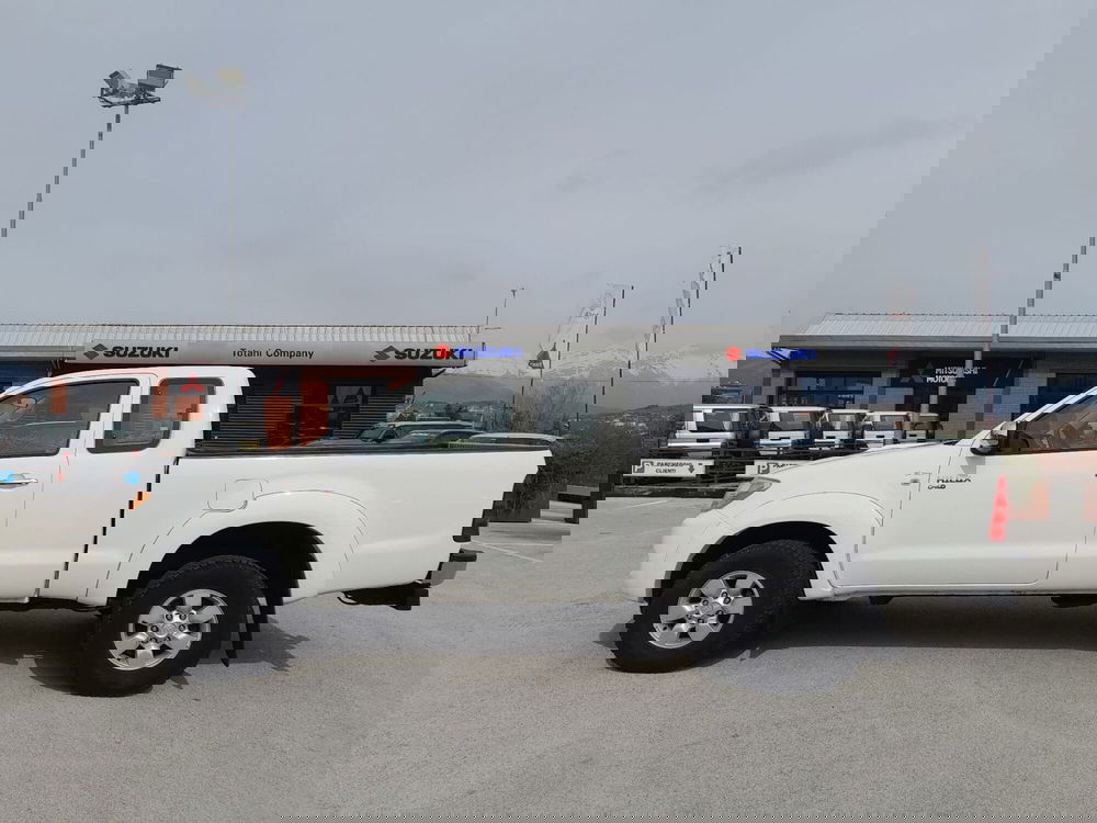 Toyota Hilux usata a L'Aquila (4)