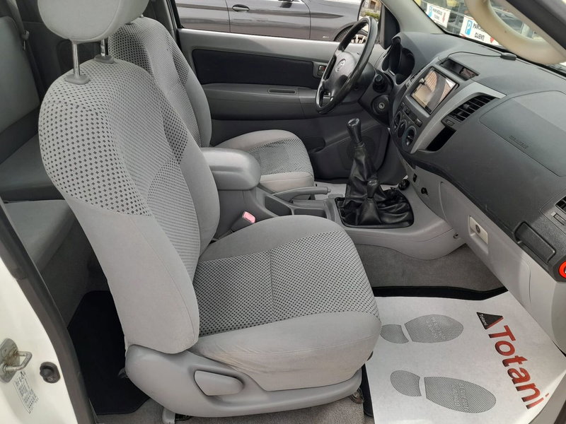 Toyota Hilux usata a L'Aquila (7)