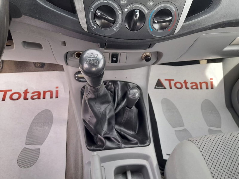 Toyota Hilux usata a L'Aquila (9)