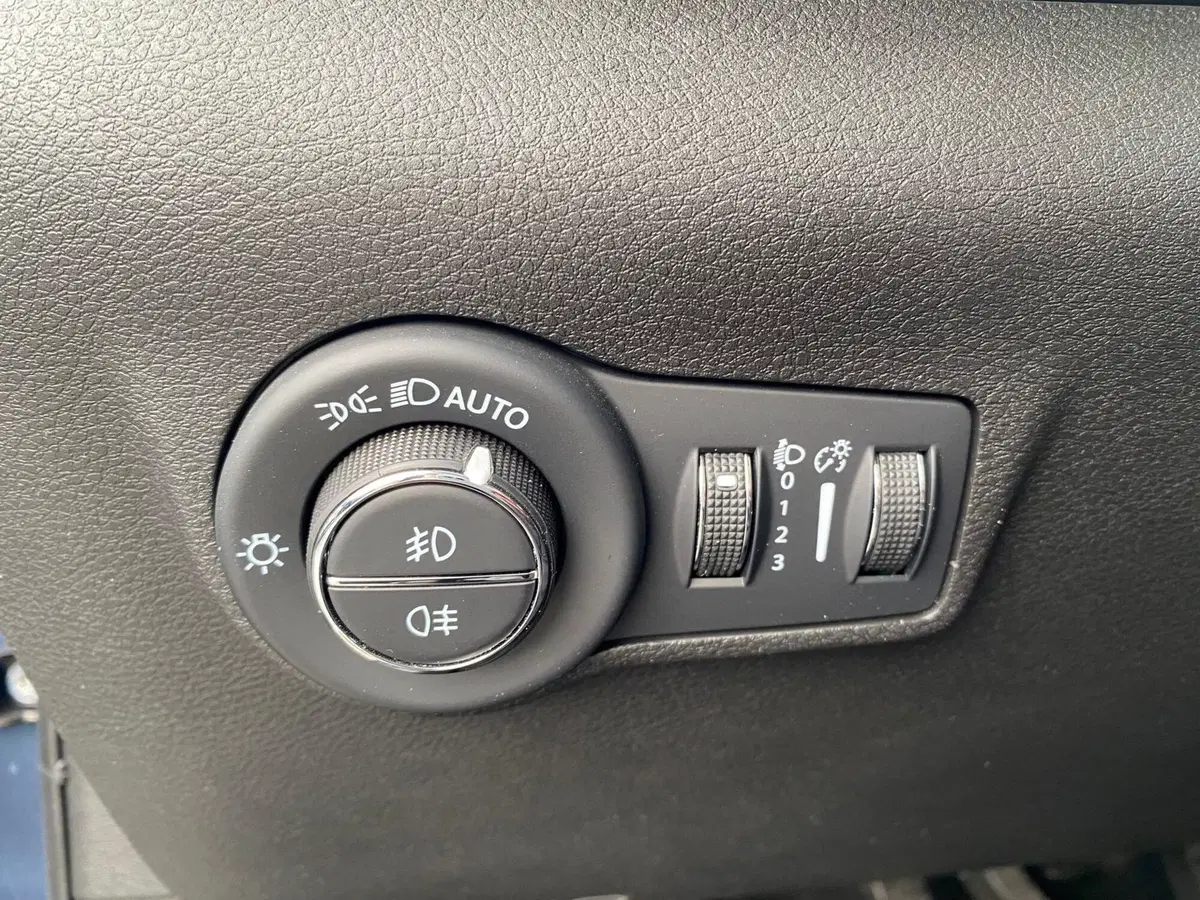 Jeep Compass usata a Milano (20)