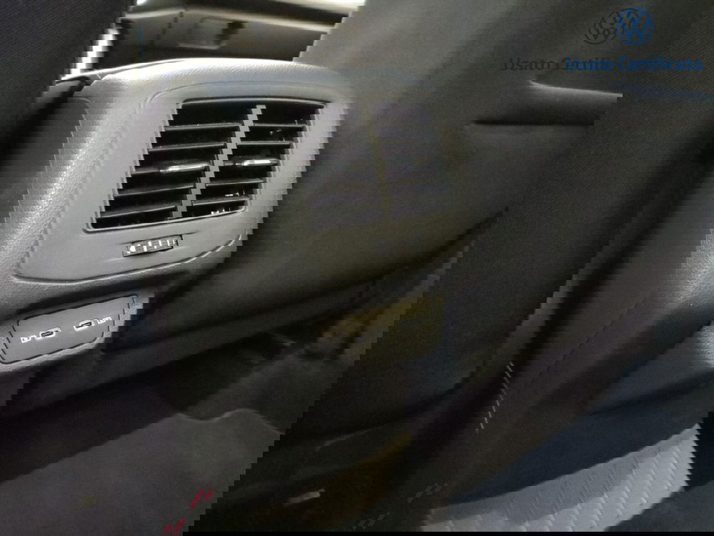Volkswagen T-Roc usata a Varese (12)