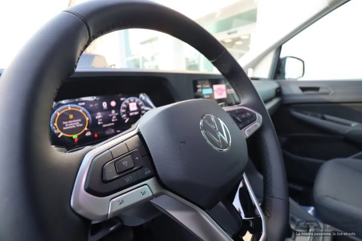 Volkswagen Caddy nuova a Bologna (9)