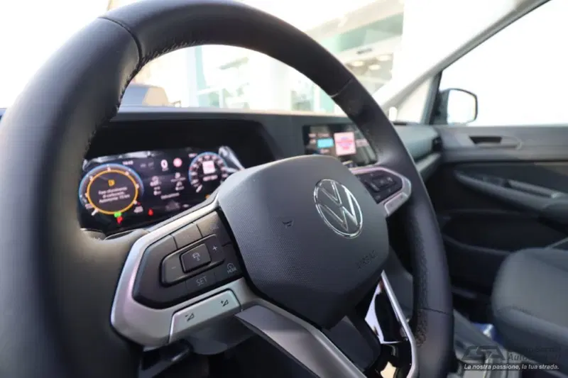 Volkswagen Caddy nuova a Bologna (9)