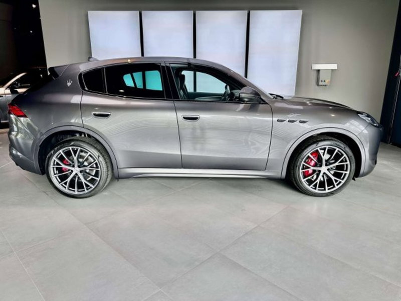 Maserati Grecale nuova a Torino (3)