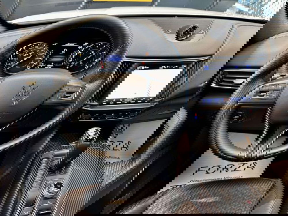 Maserati Levante usata a Torino (14)