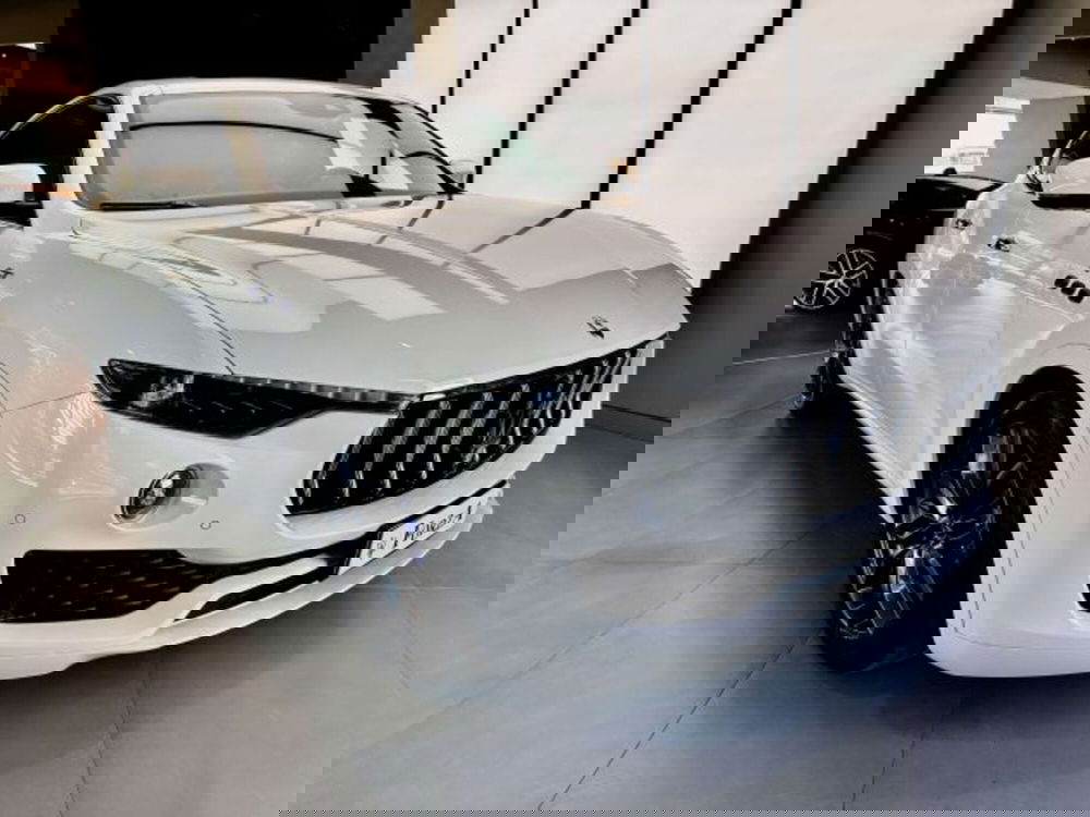 Maserati Levante usata a Torino (3)