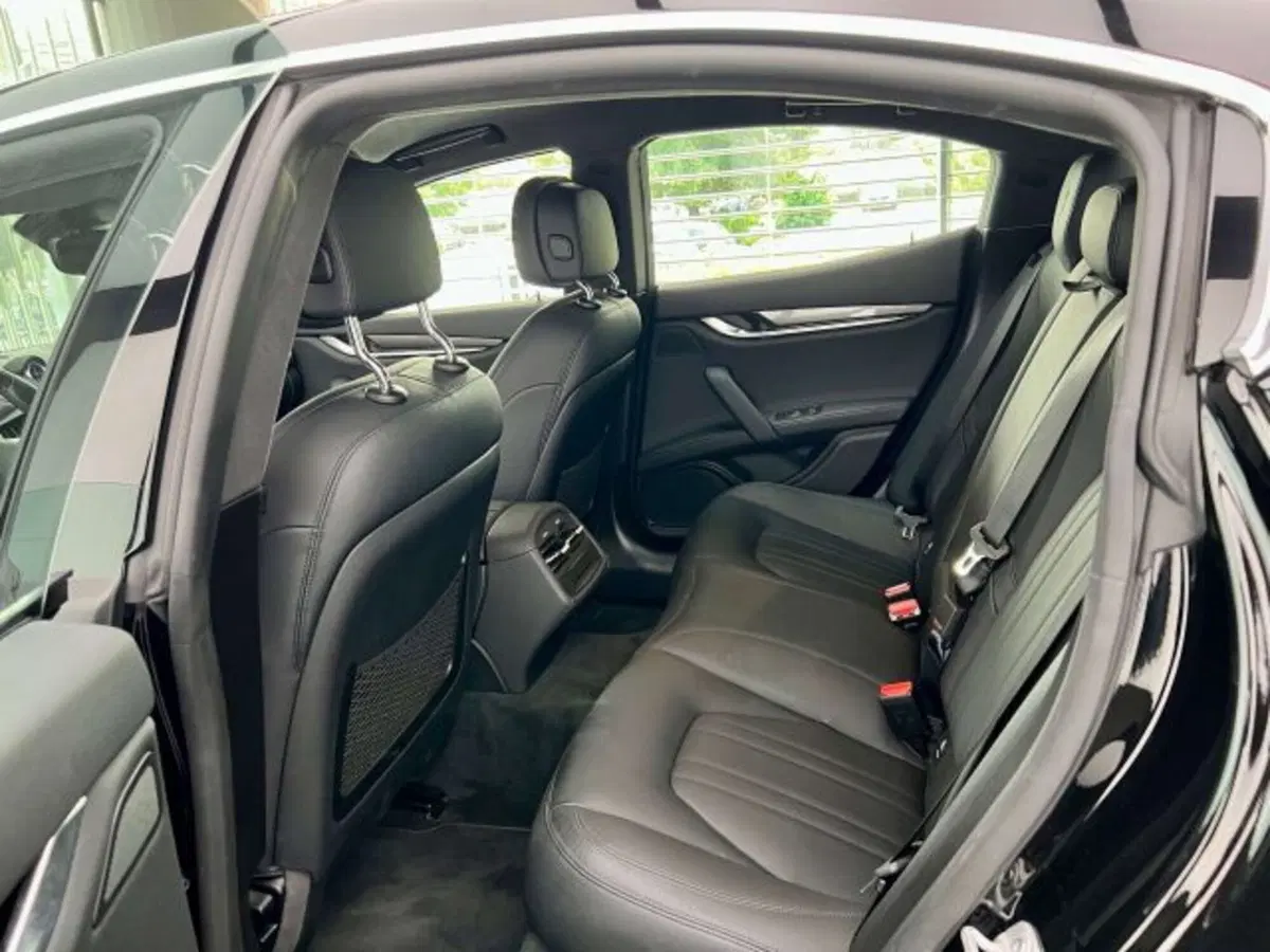 Maserati Ghibli usata a Torino (9)