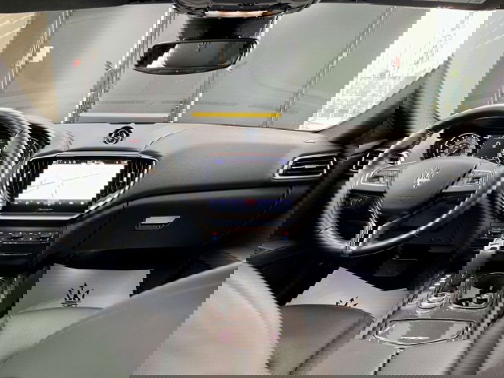 Maserati Ghibli usata a Torino (15)