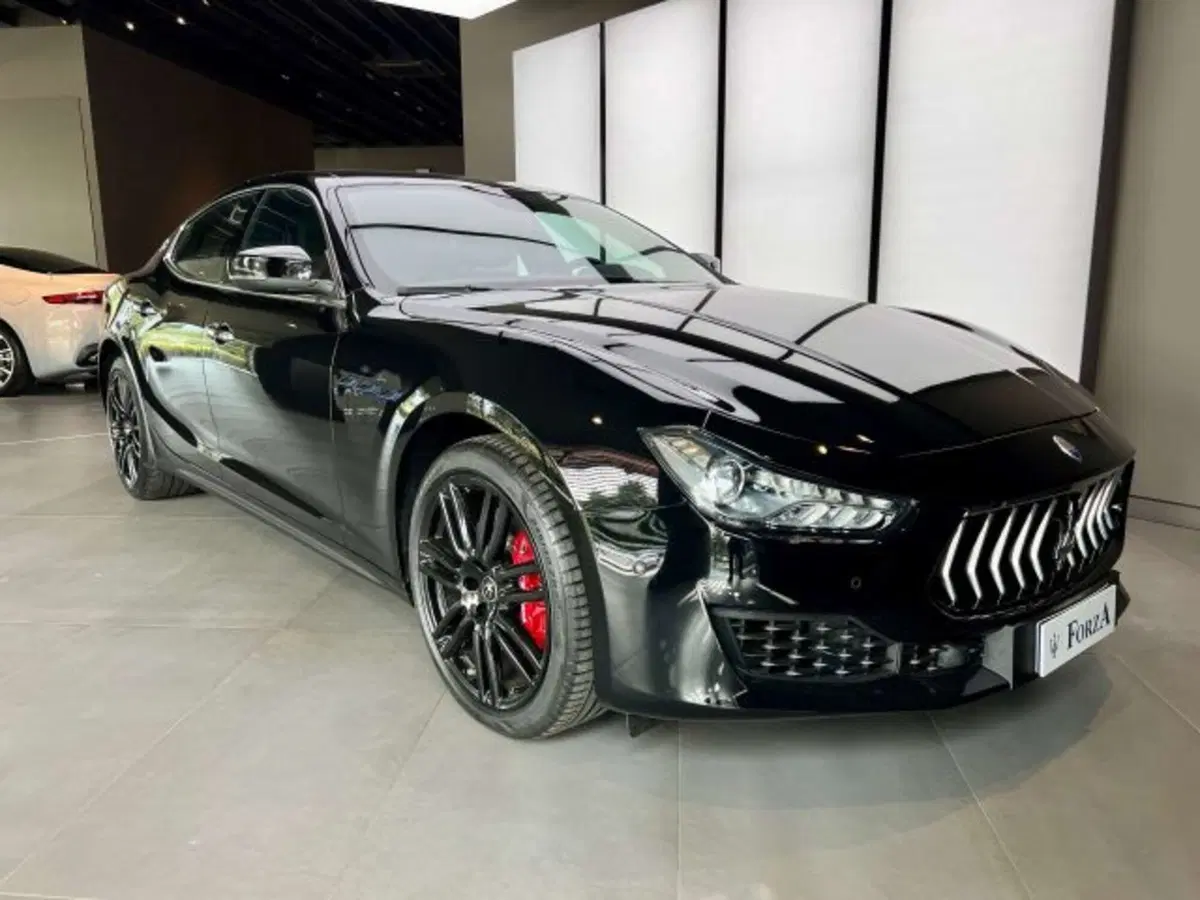 Maserati Ghibli usata a Torino (2)
