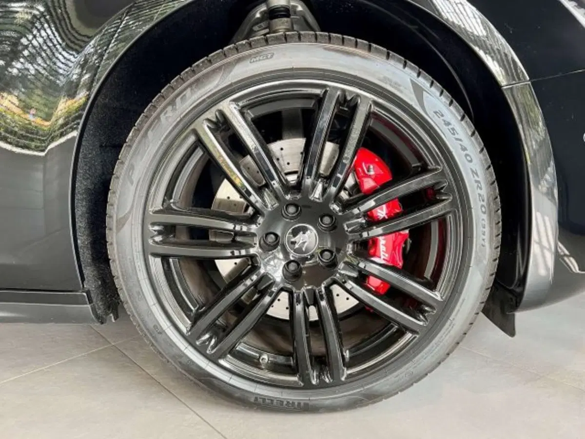 Maserati Ghibli usata a Torino (3)